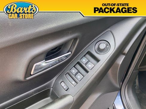 Used 2019 Chevrolet Trax LT w/ LT Convenience Package FWD image 23