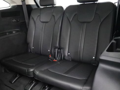 Used 2024 Kia Sorento S w/ Panoramic Sunroof Package FWD image 9