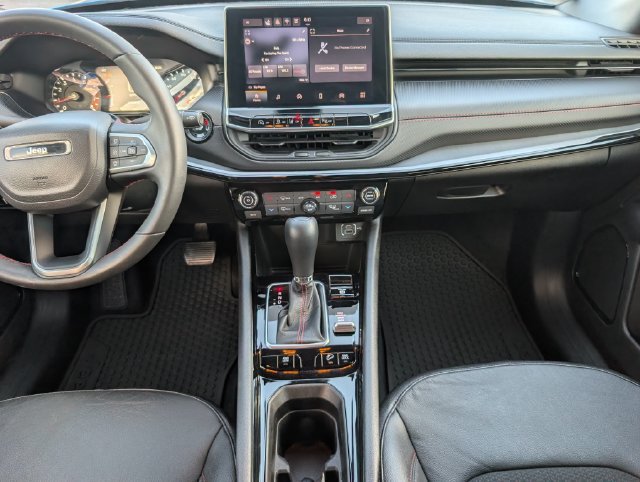 Used 2024 Jeep Compass Trailhawk AWD/4WD image 7