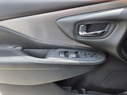 Used 2020 Nissan Murano SV image 33