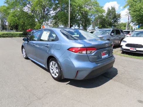 Used 2026 Toyota Corolla LE FWD image 4