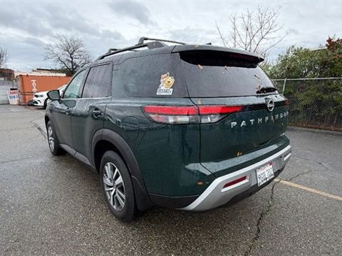 Used 2023 Nissan Pathfinder SL image 6