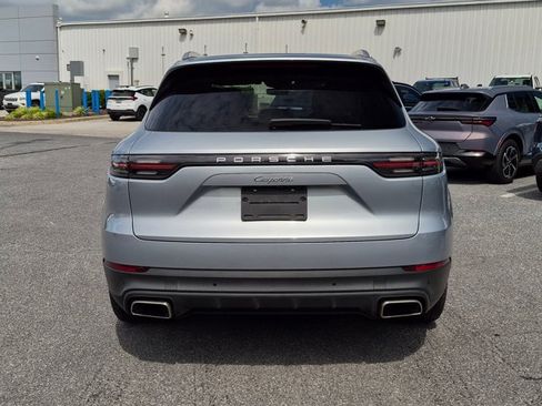 Used 2023 Porsche Cayenne AWD/4WD image 3