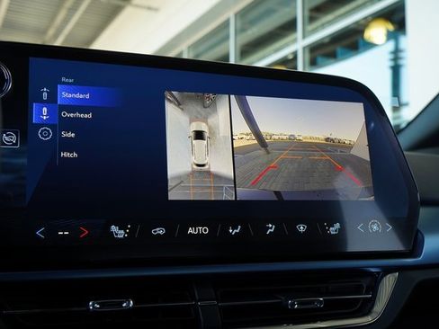 New 2025 Chevrolet Equinox EV LT image 21