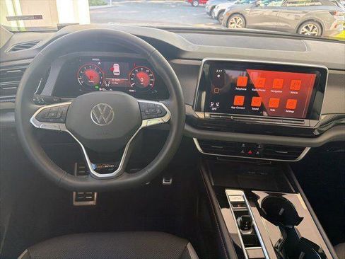 New 2024 Volkswagen Atlas Peak Edition SE AWD/4WD image 18