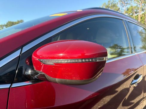 Used 2022 Nissan Murano SV image 14