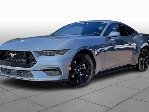 Used 2025 Ford Mustang Coupe image 2