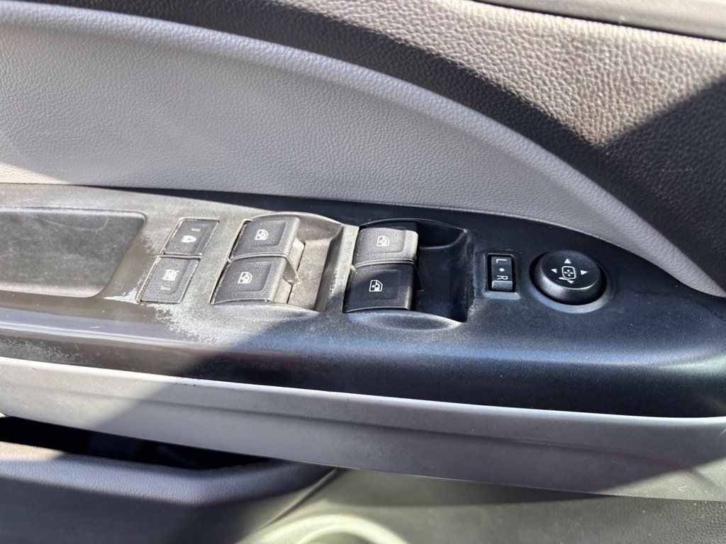 Used 2016 Chevrolet Colorado LT AWD/4WD image 16