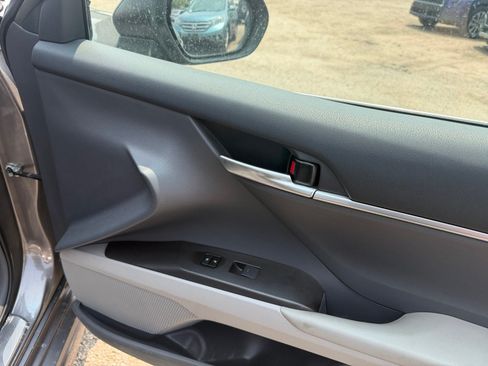 Used 2023 Toyota Camry SE AWD/4WD image 16