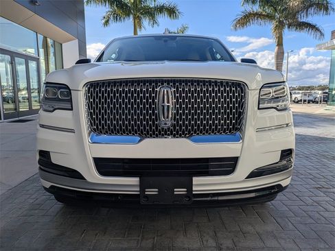 Certified 2024 Lincoln Navigator L Reserve image 9