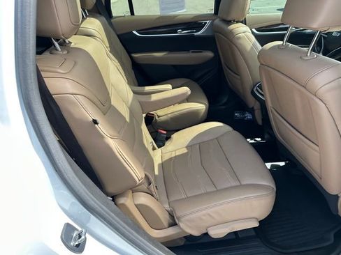 Used 2024 Cadillac XT6 Sport w/ LPO, Onyx Lite Package AWD/4WD image 11