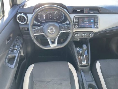 Used 2022 Nissan Versa SV image 15