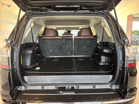 Used 2021 Toyota 4Runner Limited AWD/4WD image 9