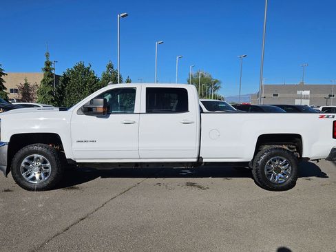 Used 2018 Chevrolet Silverado 3500 LT w/ LT Convenience Package AWD/4WD image 7