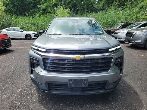 Used 2024 Chevrolet Traverse LS FWD image 9