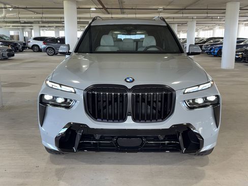 New 2026 BMW X7 xDrive40i w/ Executive Package image 2