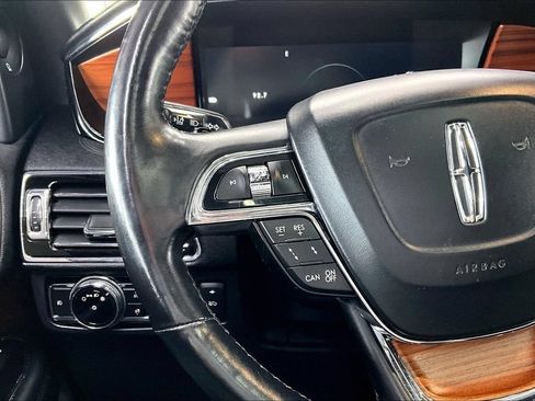 Used 2019 Lincoln Navigator Reserve AWD/4WD image 11