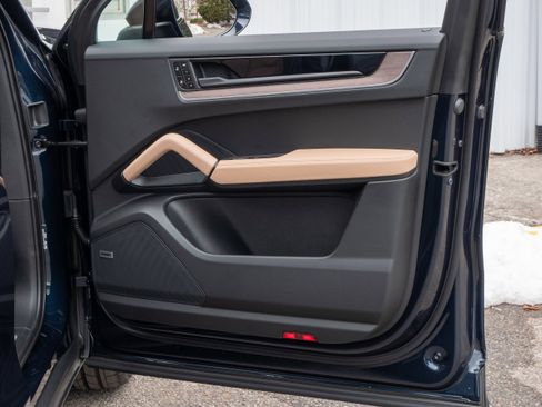 New 2026 Porsche Cayenne AWD/4WD image 27