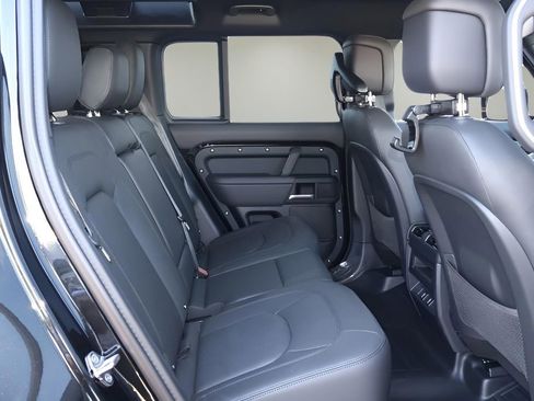 New 2026 Land Rover Defender 110 X-Dynamic SE image 17