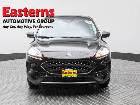 Used 2022 Ford Escape SE image 2