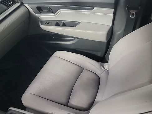 Used 2018 Honda Odyssey EX image 23