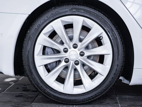 Used 2019 Tesla Model S Long Range image 15