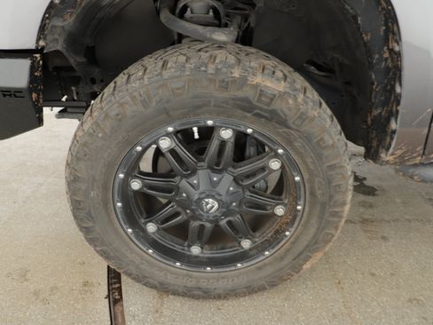 Used 2015 Toyota Tundra Limited AWD/4WD image 4