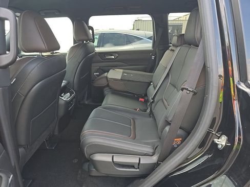Used 2025 Nissan Armada SL AWD/4WD image 5