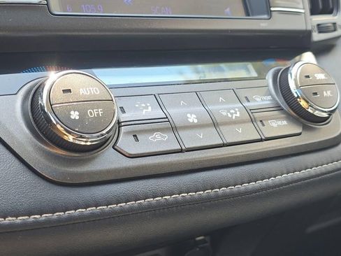 Used 2013 Toyota RAV4 Limited AWD/4WD image 33