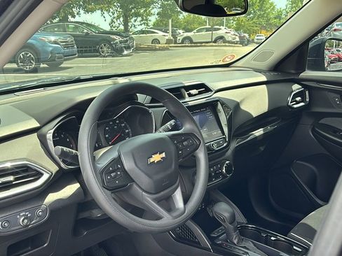 Used 2021 Chevrolet TrailBlazer LT w/ Convenience Package FWD image 22