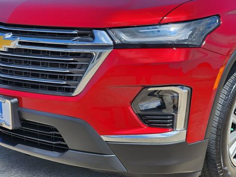 Used 2023 Chevrolet Traverse LT FWD image 10