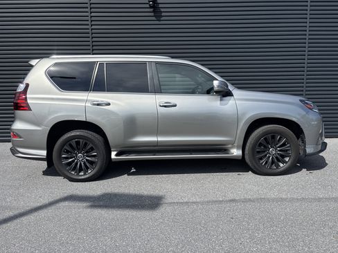 Used 2020 Lexus GX 460 Luxury w/ Luxury Sport Package AWD/4WD image 6