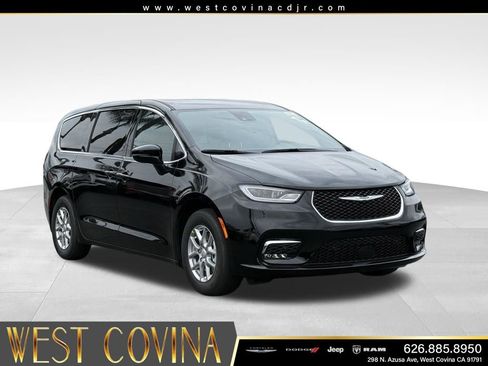 New 2026 Chrysler Pacifica Select FWD image 1