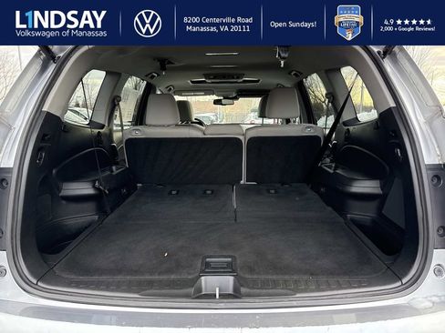 Used 2018 Honda Pilot Touring image 11