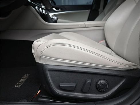 Used 2022 Genesis G70 2.0T image 20