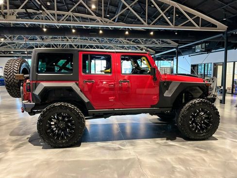 Used 2014 Jeep Wrangler Unlimited Rubicon w/ Max Tow Package image 6