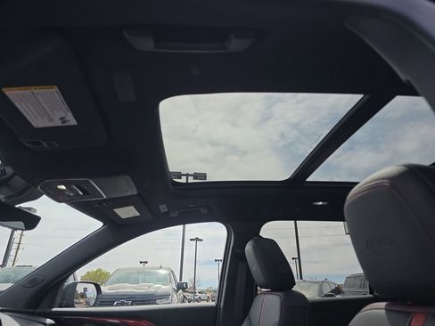 New 2026 Chevrolet Traverse RS image 21