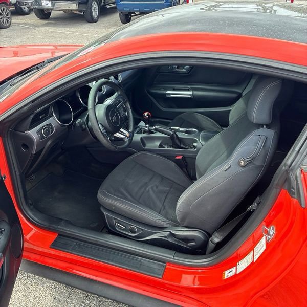 Used 2016 Ford Mustang GT w/ Black Accent Package RWD image 5