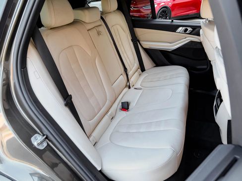 Used 2022 BMW X5 xDrive40i w/ M Sport Package image 48