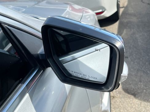 Used 2018 Chevrolet Impala Premier FWD image 16
