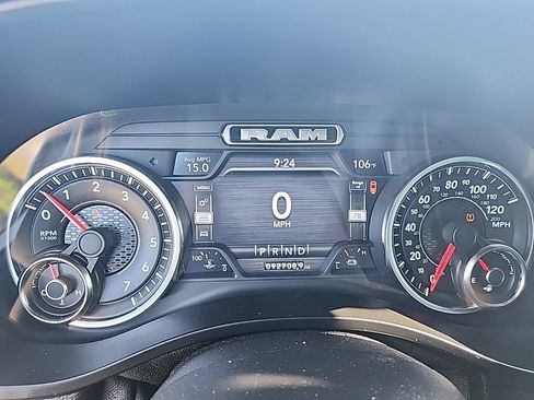 Certified 2019 RAM 1500 Big Horn AWD/4WD image 14