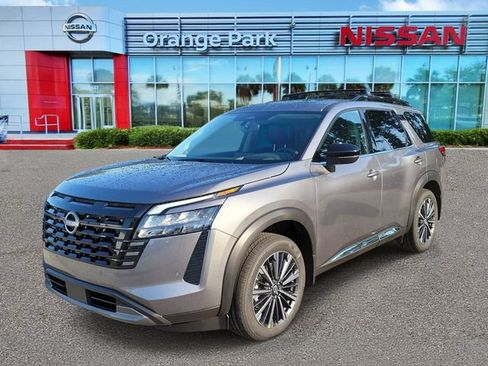 New 2026 Nissan Pathfinder Platinum FWD image 4