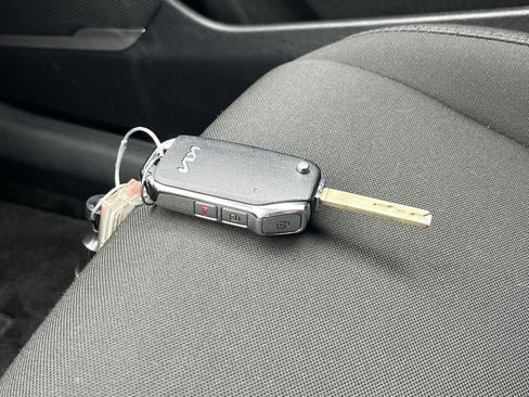 Used 2025 Kia Sportage LX image 21