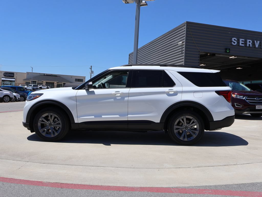 New 2026 Ford Explorer Active w/ Active Comfort Package AWD/4WD image 2