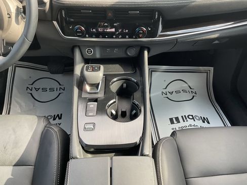 Used 2023 Nissan Rogue SL w/ SL Premium Package FWD image 15
