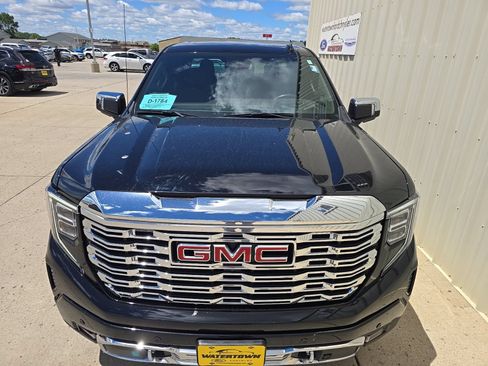 Used 2024 GMC Sierra 1500 Denali AWD/4WD image 4