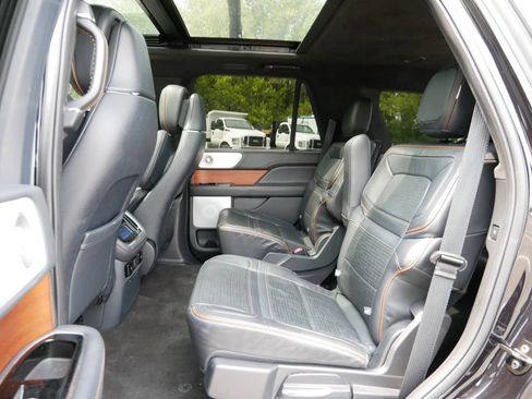 Used 2024 Lincoln Navigator Black Label AWD/4WD image 11