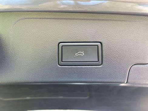 Used 2025 Volkswagen Atlas Cross Sport SEL image 49