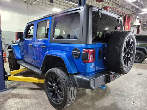 Used 2023 Jeep Wrangler Unlimited Sahara image 30