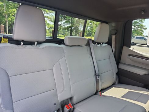 Used 2024 GMC Sierra 1500 SLE w/ Preferred Package AWD/4WD image 10